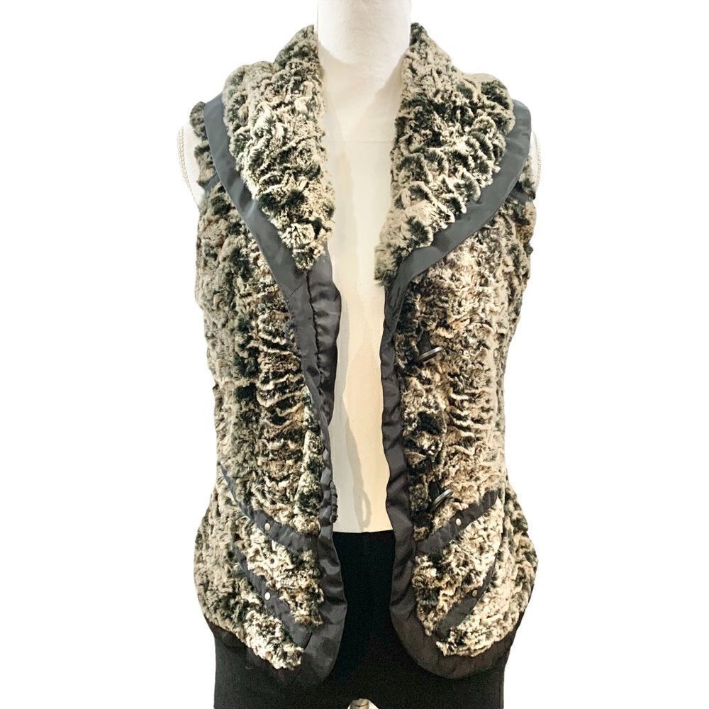 Women’s Montana Co Brown/black Faux Fur Button Vest size small